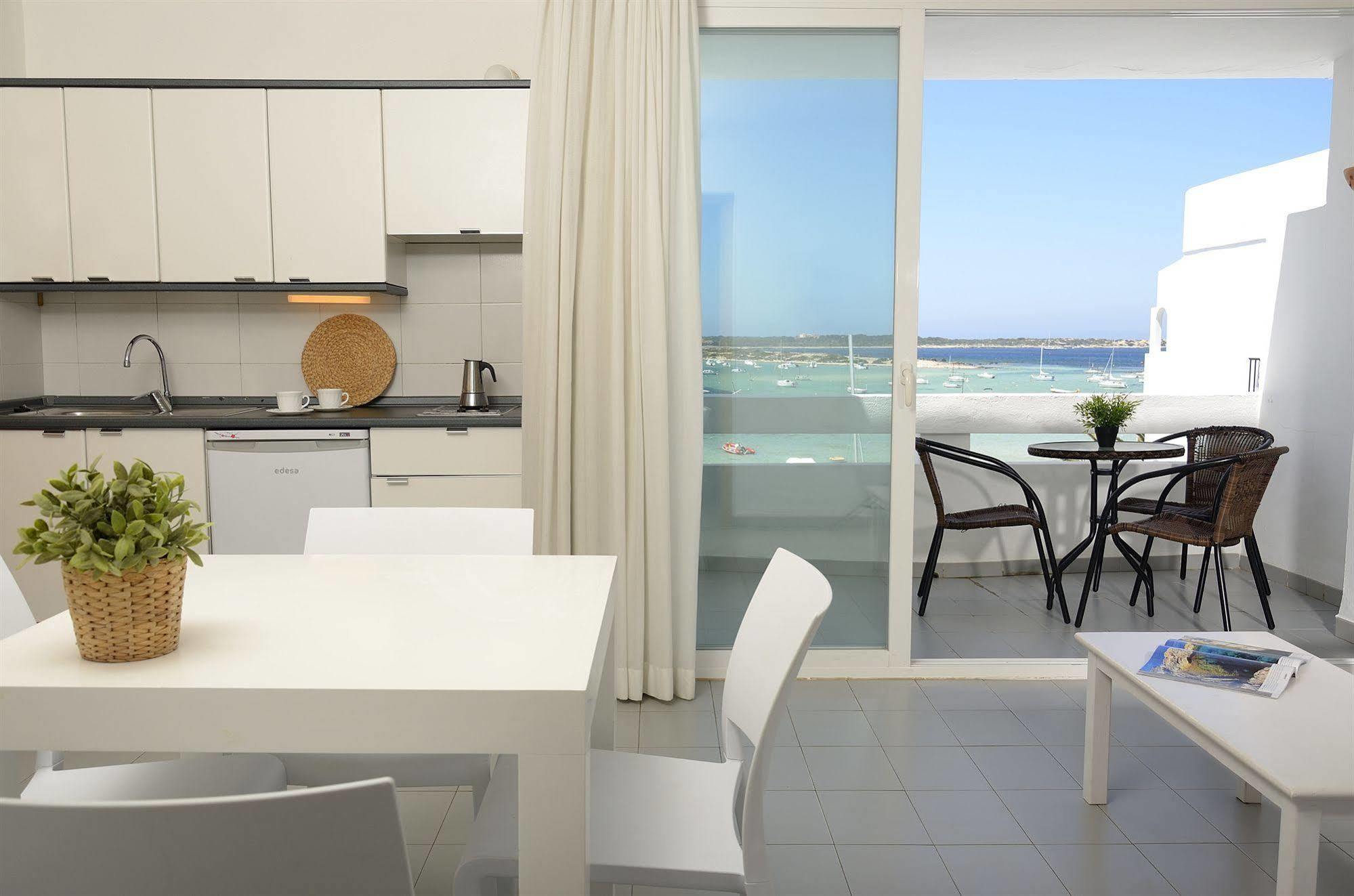 Apartamentos Sabina Playa La Savina  Extérieur photo